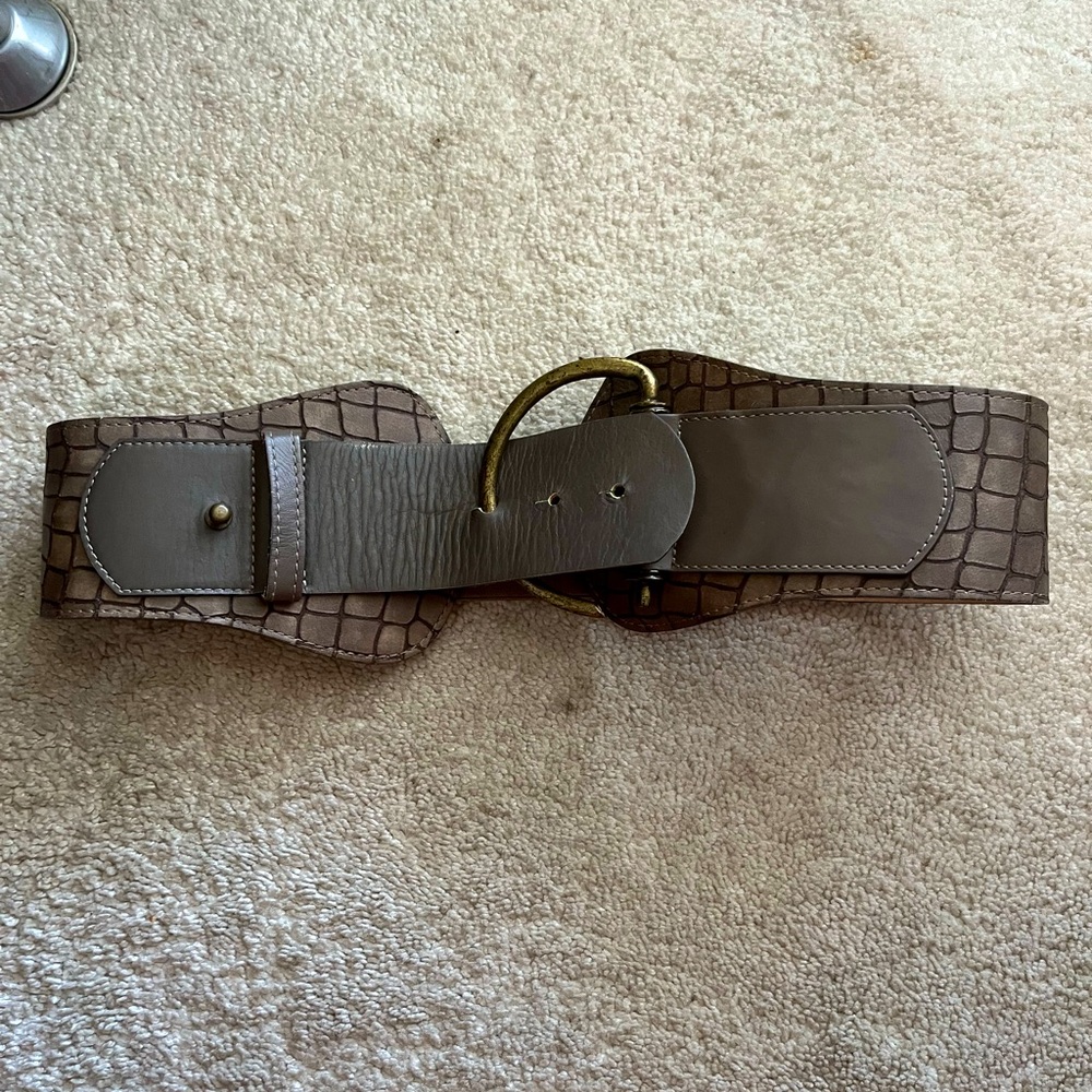 BCBGMAXAZRIA statement belt
